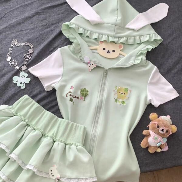 6262587528100040532 clover hooded set